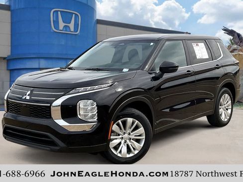 Used 2025 Mitsubishi Outlander ES AWD/4WD image 1