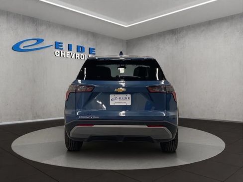 New 2026 Chevrolet Equinox LT w/ Convenience Package II AWD/4WD image 7