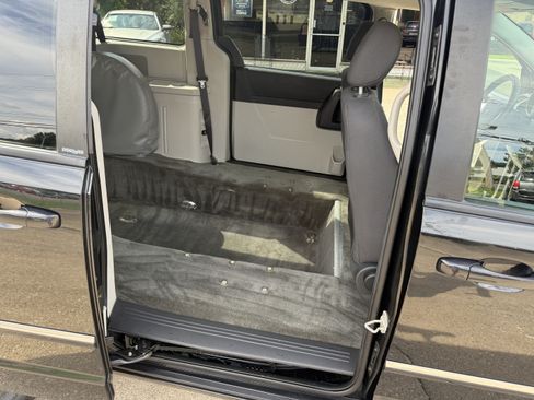 Used 2008 Dodge Grand Caravan SXT FWD image 13