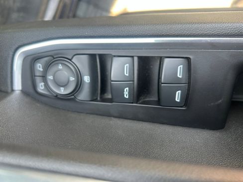Used 2022 GMC Sierra 1500 Elevation w/ Preferred Package AWD/4WD image 17