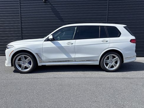 Used 2022 BMW ALPINA XB7 AWD/4WD image 2