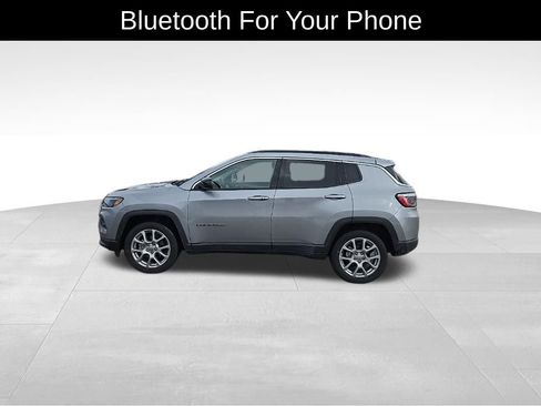 Used 2022 Jeep Compass Latitude image 5