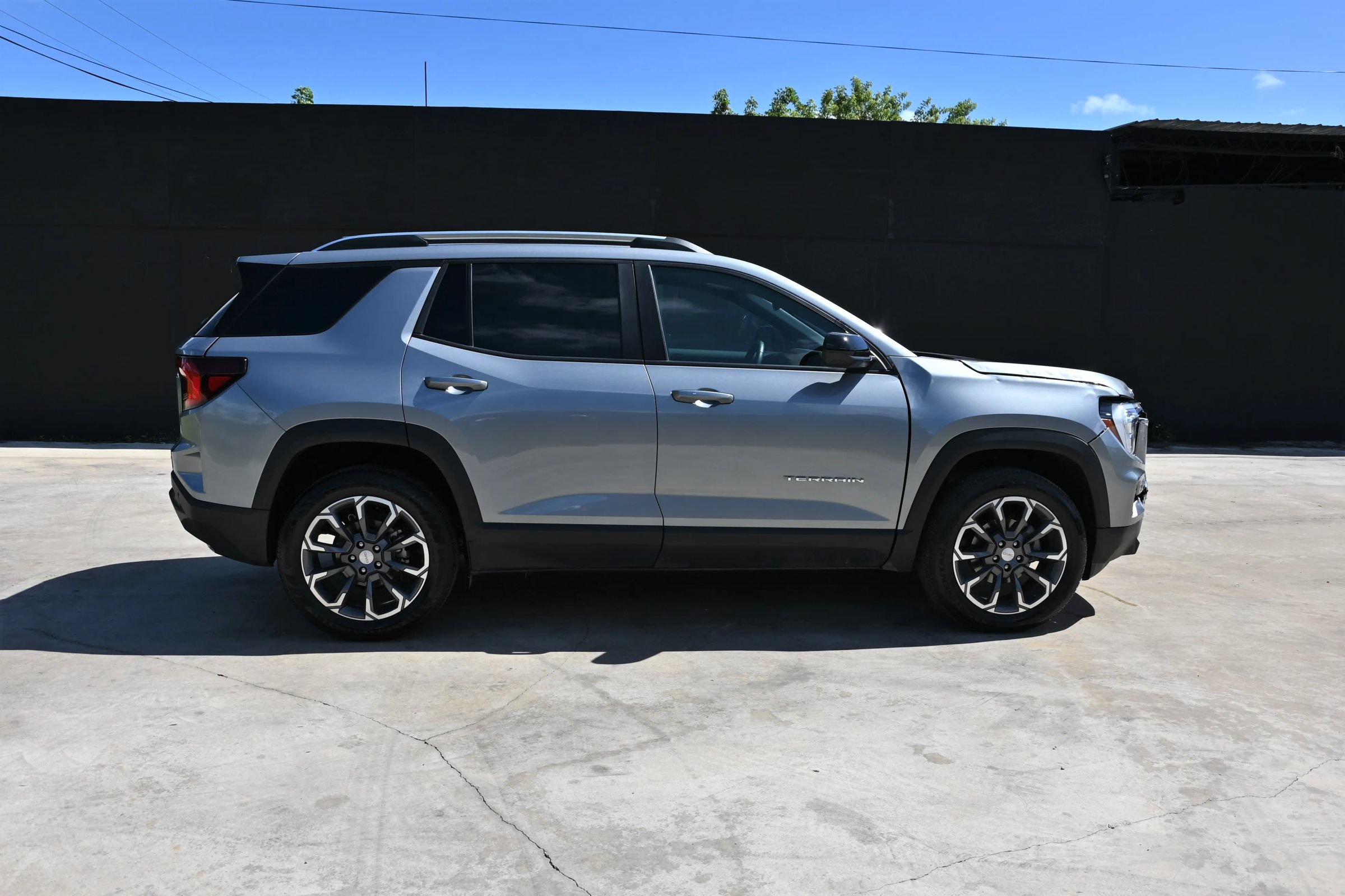 Used 2026 GMC Terrain Elevation w/ Elevation Premium Package FWD image 6