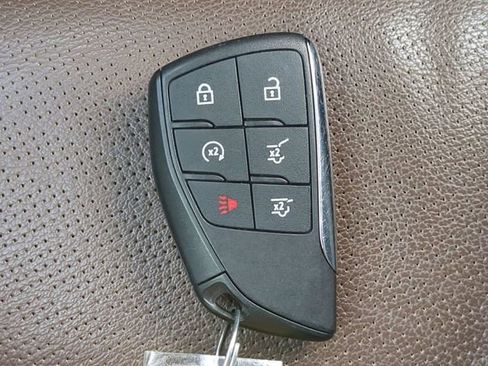 Used 2021 Chevrolet Suburban High Country w/ Premium Package AWD/4WD image 36