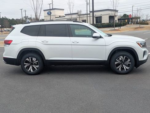 New 2026 Volkswagen Atlas SE FWD image 3