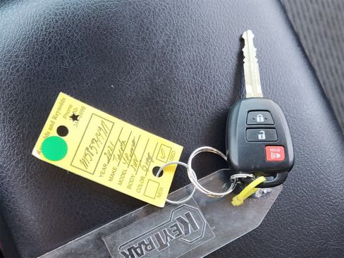 Used 2021 Toyota 4Runner SR5 image 31