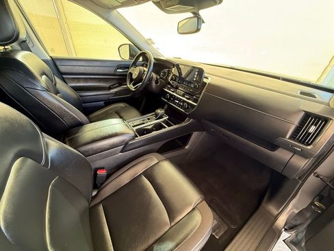 Used 2022 Nissan Pathfinder SL w/ SL Premium Package image 13