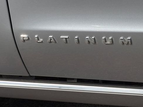 Used 2023 Ford Expedition Platinum image 10