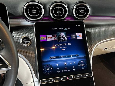 Used 2025 Mercedes-Benz C 300 4MATIC Sedan image 33