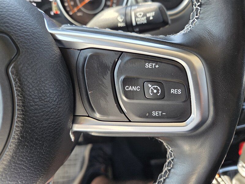 Used 2020 Jeep Gladiator Overland w/ Uconnect 4C Nav & Sound Group AWD/4WD image 15