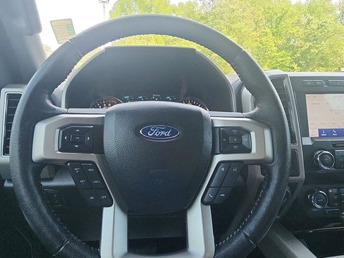 Used 2020 Ford F150 Lariat w/ Trailer Tow Package image 15