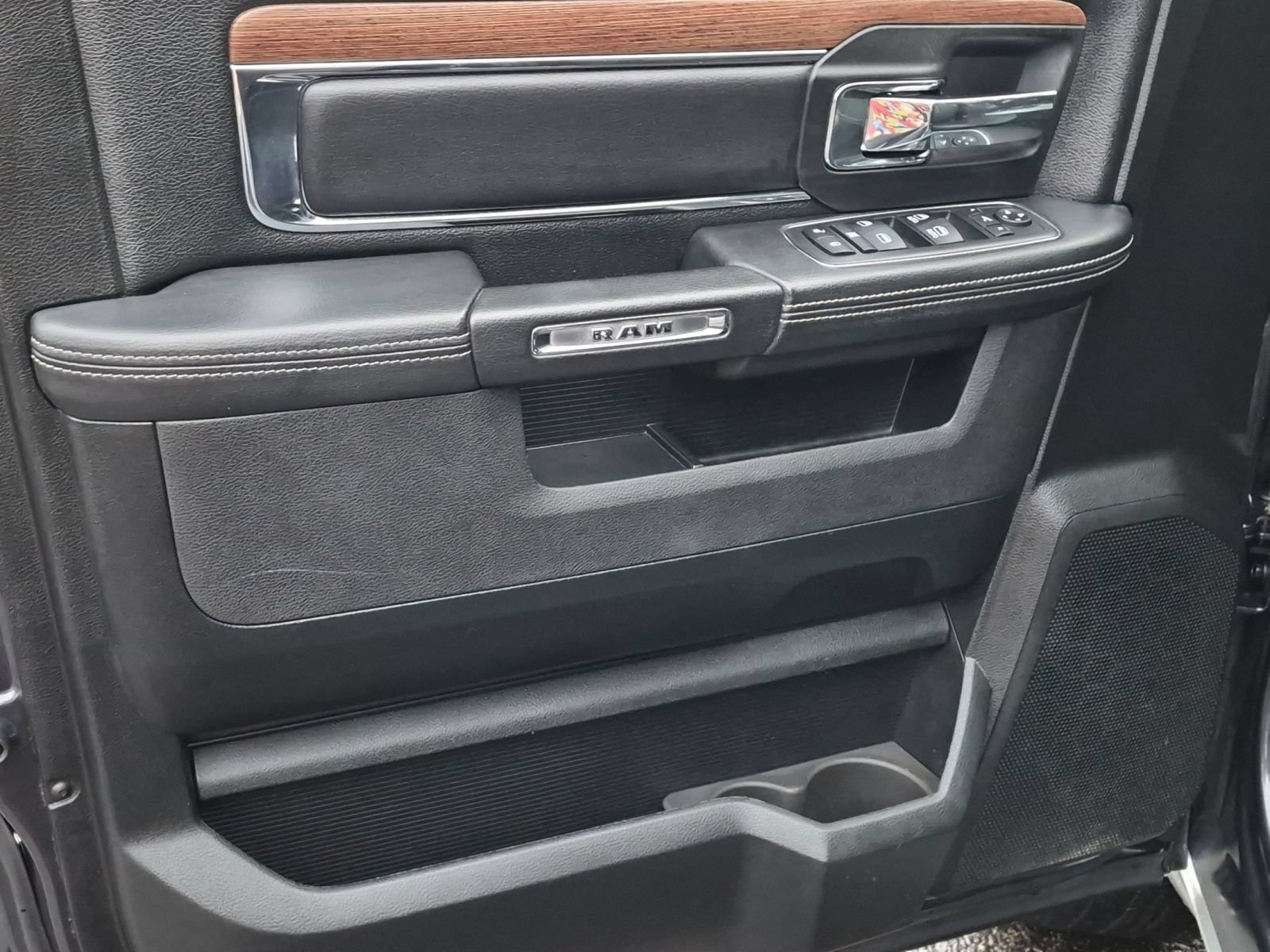Used 2017 RAM 1500 Laramie w/ Convenience Group AWD/4WD image 12