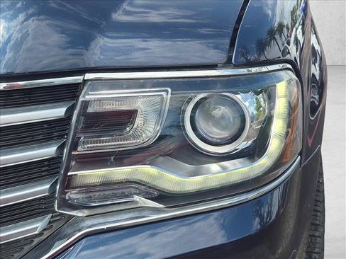 Used 2016 Lincoln Navigator Select RWD image 13