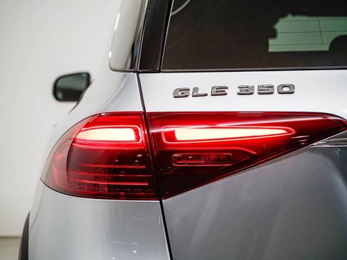 Used 2025 Mercedes-Benz GLE 350 4MATIC image 9