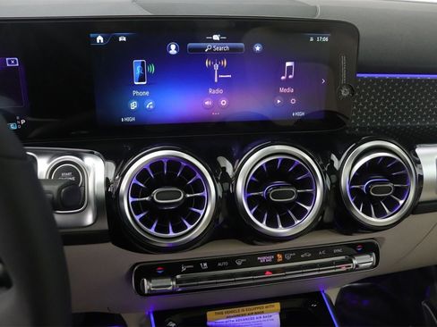 New 2026 Mercedes-Benz GLB 250 image 6