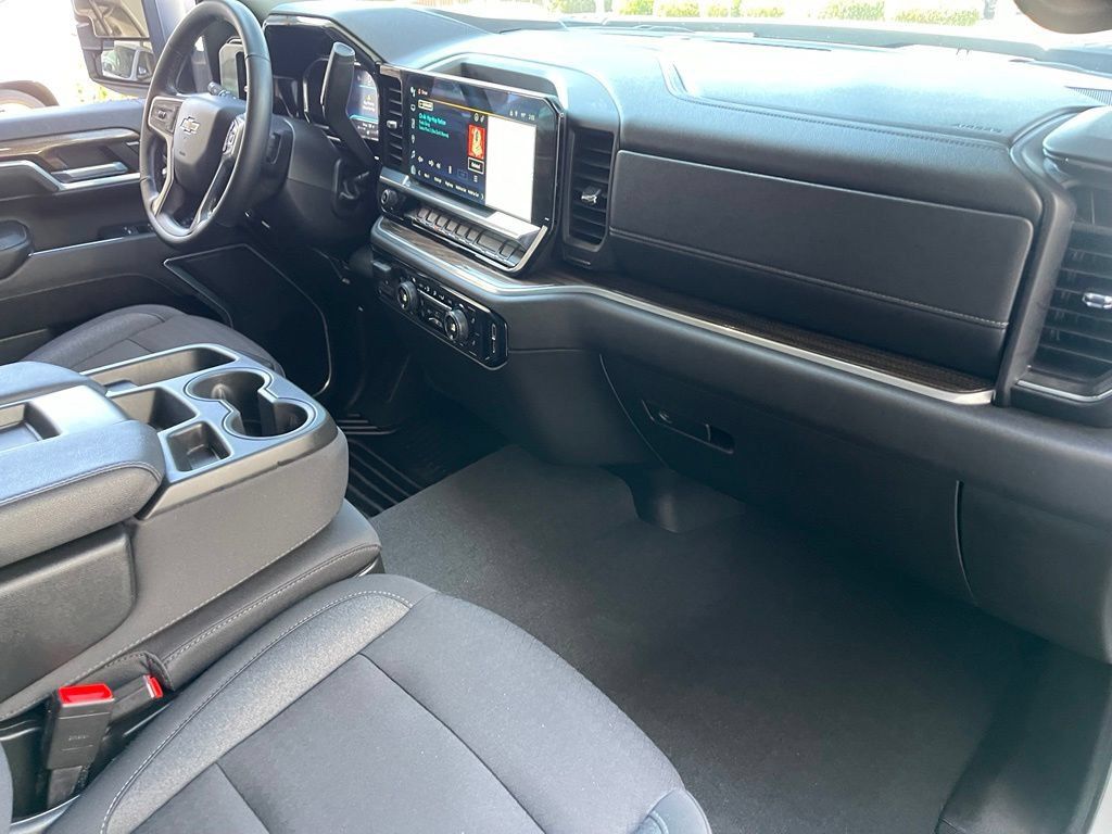 Used 2024 Chevrolet Silverado 2500 LT w/ All Star Edition AWD/4WD image 18