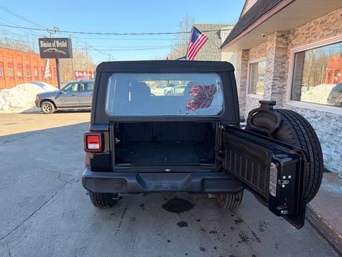 Used 2023 Jeep Wrangler Unlimited Sport AWD/4WD image 13