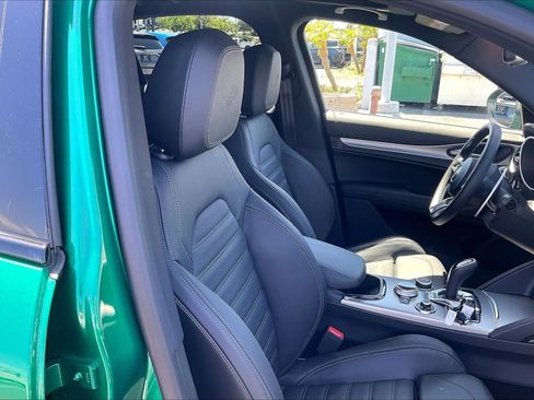 Used 2025 Alfa Romeo Stelvio Sprint AWD/4WD image 7