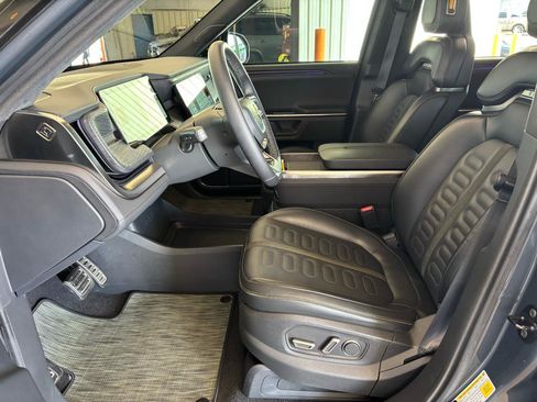 Used 2024 Rivian R1S Adventure AWD/4WD image 10