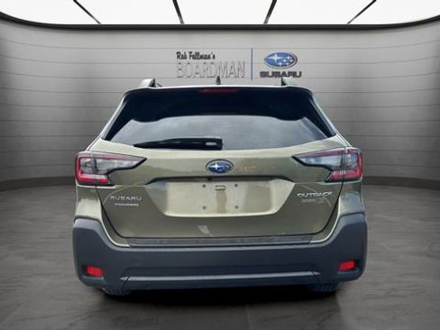 Used 2024 Subaru Outback Premium AWD/4WD image 6