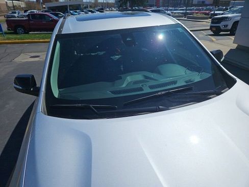 Used 2021 Chevrolet Traverse Premier w/ Redline Edition image 3