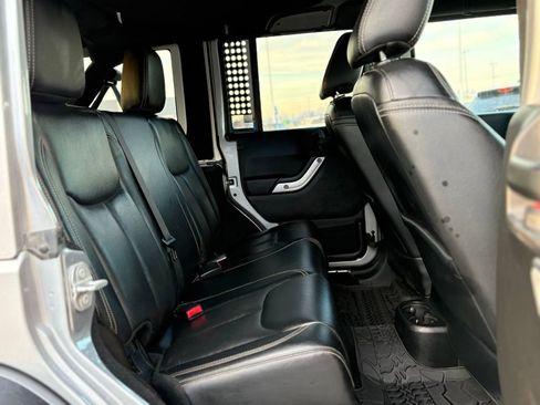 Used 2016 Jeep Wrangler Unlimited Rubicon AWD/4WD image 17