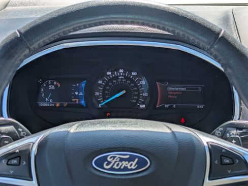 Used 2017 Ford Edge Titanium w/ Technology Package AWD/4WD image 22