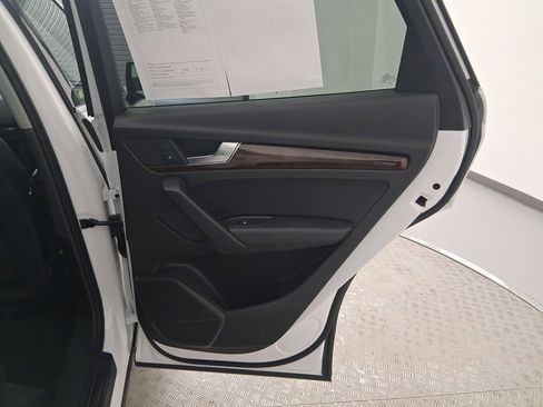 Used 2018 Audi Q5 2.0T Premium Plus w/ Premium Plus Package image 31