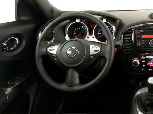 Used 2013 Nissan Juke SL FWD image 9