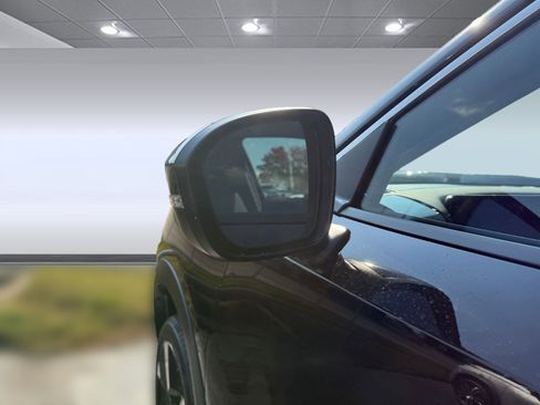 New 2026 Nissan Kicks SR w/ SR Premium Package FWD image 21