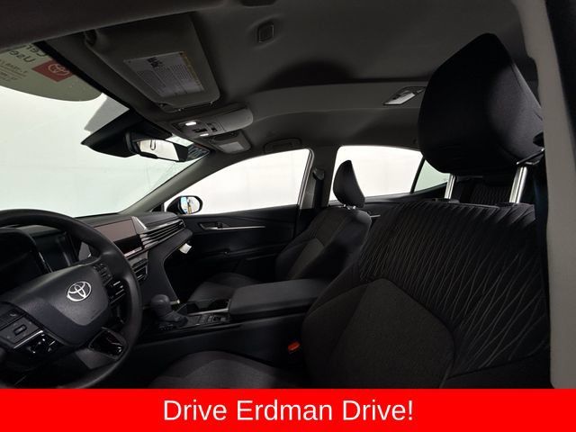 Used 2026 Toyota Camry LE w/ Convenience Package FWD image 6