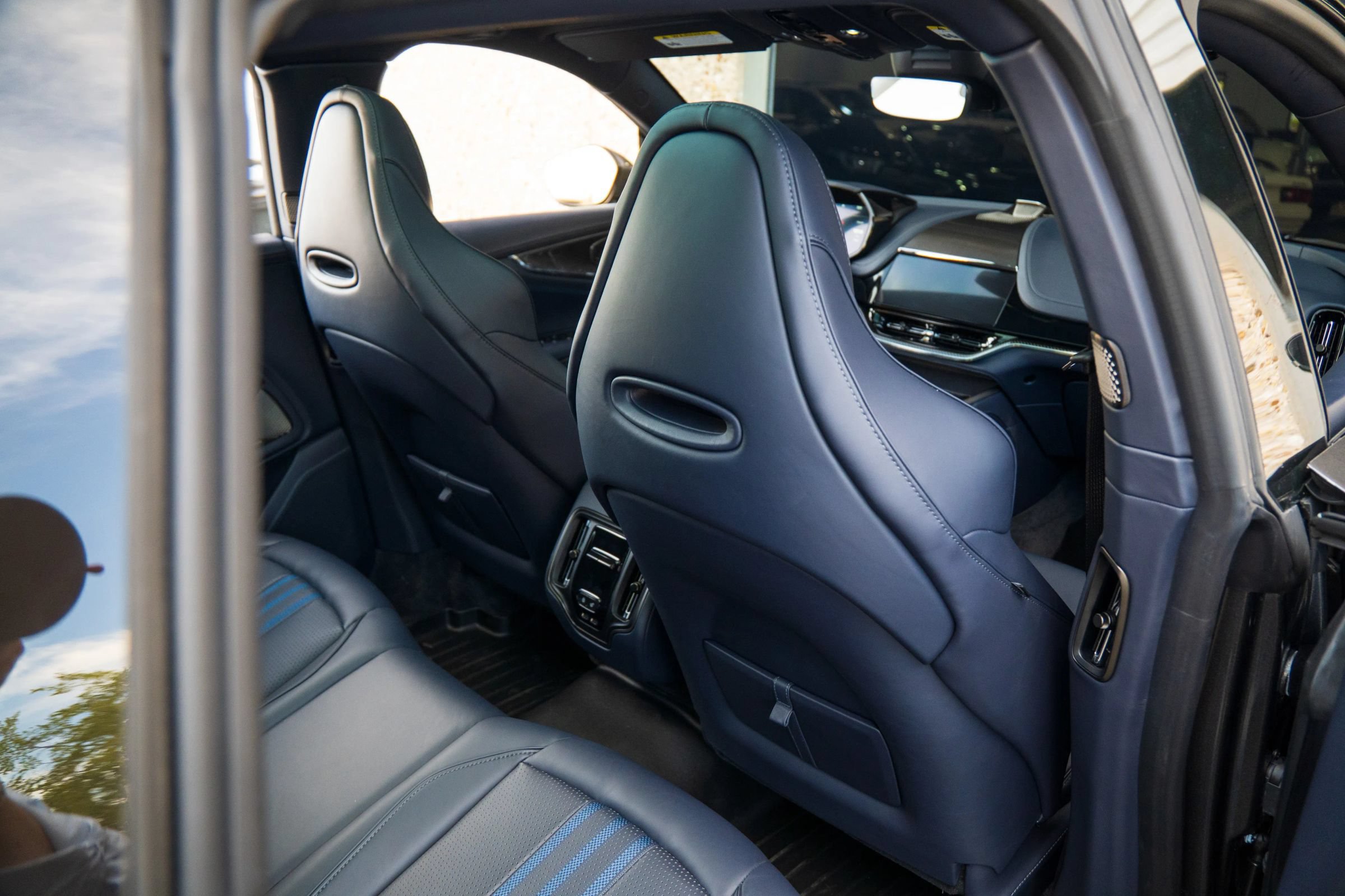 Used 2025 Aston Martin DBX 707 AWD/4WD image 30
