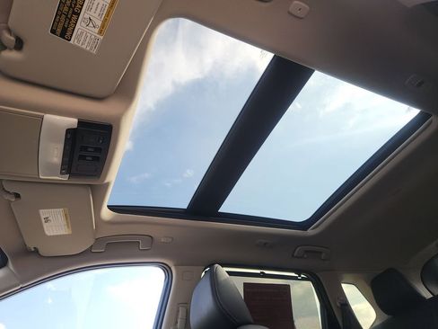 Certified 2025 Nissan Rogue SL w/ Tech Package image 16