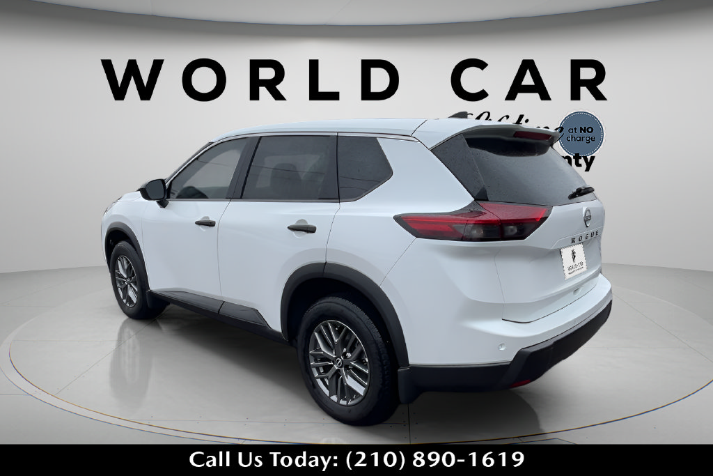 Used 2025 Nissan Rogue S FWD image 5