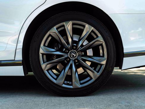 Used 2019 Lexus LS 500 F Sport w/ Accessory Package (Z2) AWD/4WD image 15