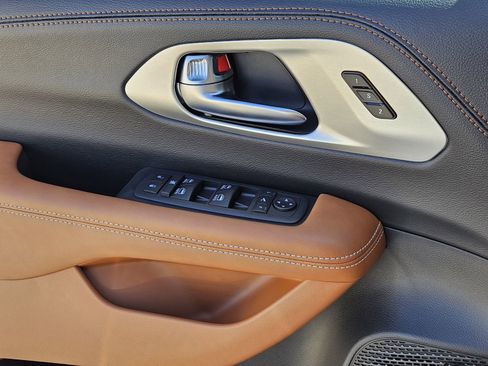 New 2026 Chrysler Pacifica Pinnacle FWD image 23