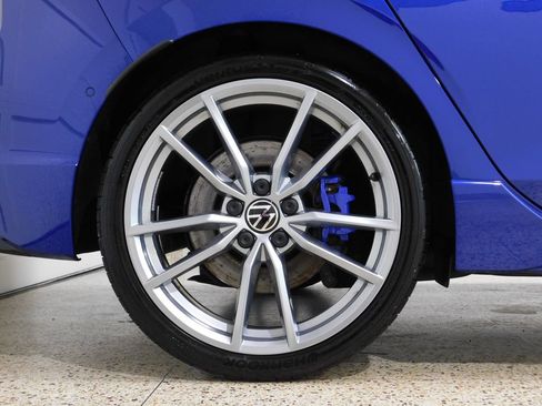 Used 2024 Volkswagen Golf R AWD/4WD image 94