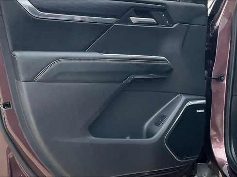 Used 2024 GMC Acadia Elevation image 20