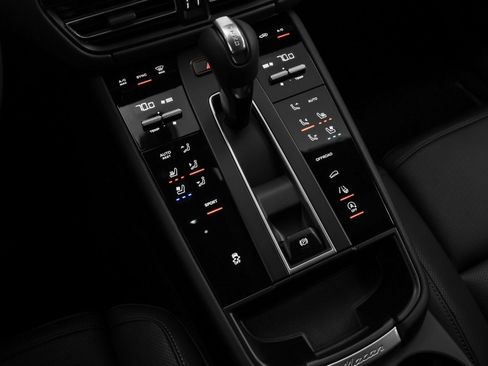 Certified 2026 Porsche Macan AWD/4WD image 31
