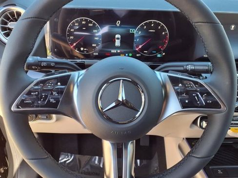 New 2025 Mercedes-Benz GLA 250 4MATIC image 8