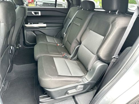 Used 2022 Ford Explorer XLT image 23