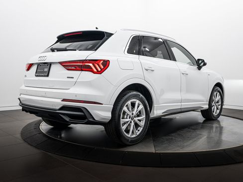 Certified 2023 Audi Q3 2.0T Premium w/ Convenience Package AWD/4WD image 4