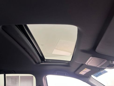 Certified 2025 Honda Ridgeline Black Edition image 4
