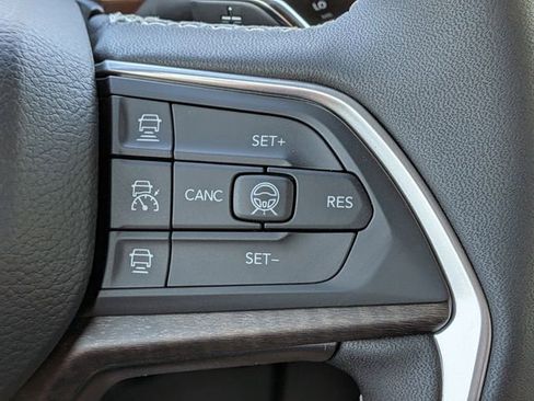 New 2026 Jeep Grand Cherokee Altitude AWD/4WD image 28