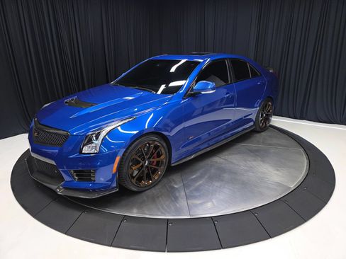 Used 2018 Cadillac ATS V w/ Luxury Package RWD image 11