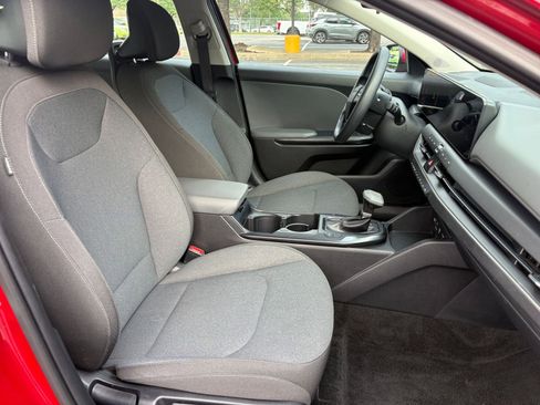 Used 2025 Kia K4 FWD image 35
