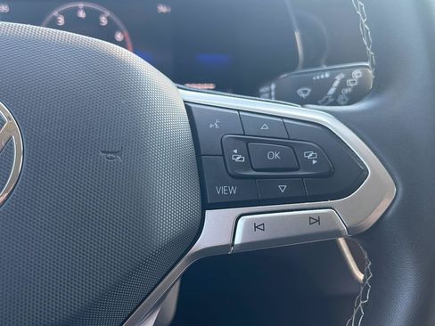 Certified 2022 Volkswagen Taos SE FWD image 29