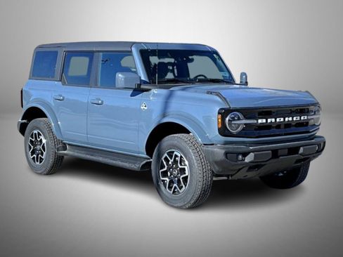 New 2025 Ford Bronco Outer Banks image 3