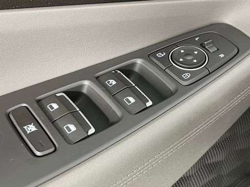 Used 2020 Hyundai Santa Fe SE image 17