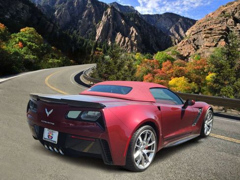 Used 2017 Chevrolet Corvette Z06 RWD image 3